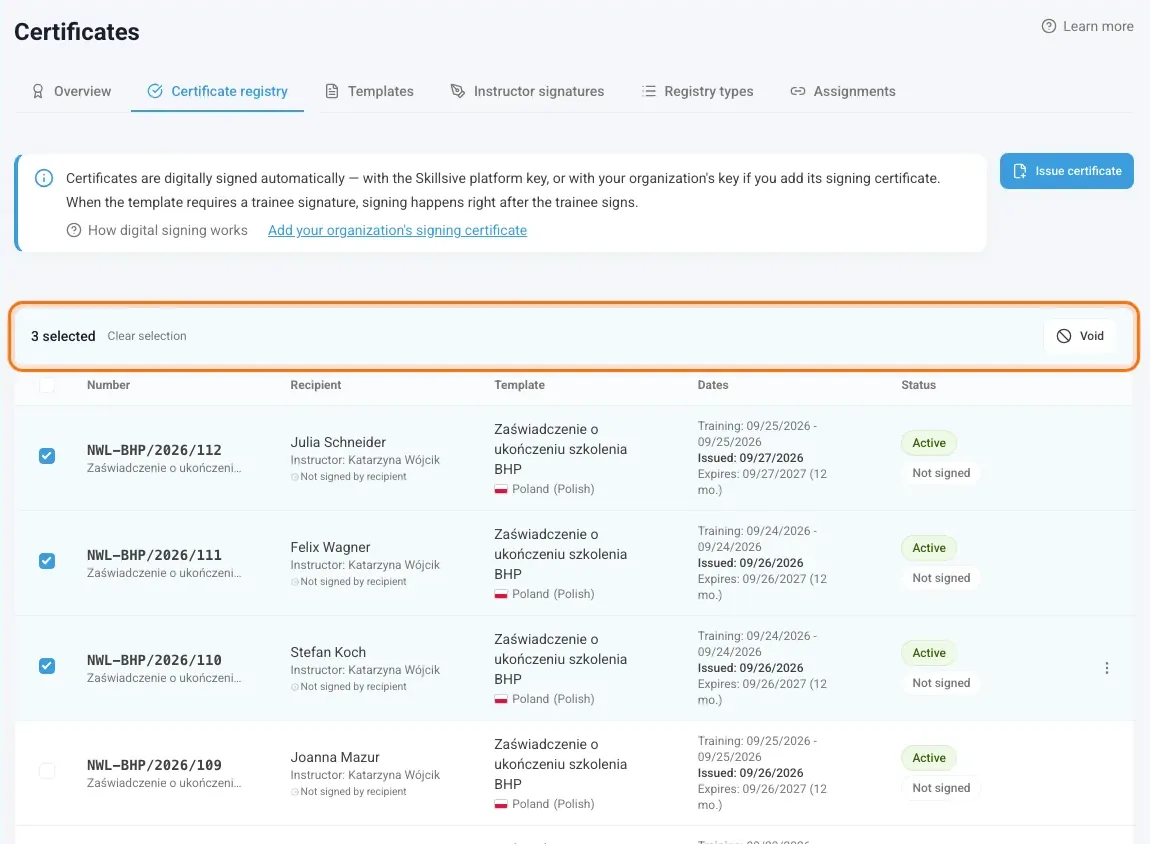 Selected certificates and the bulk actions bar