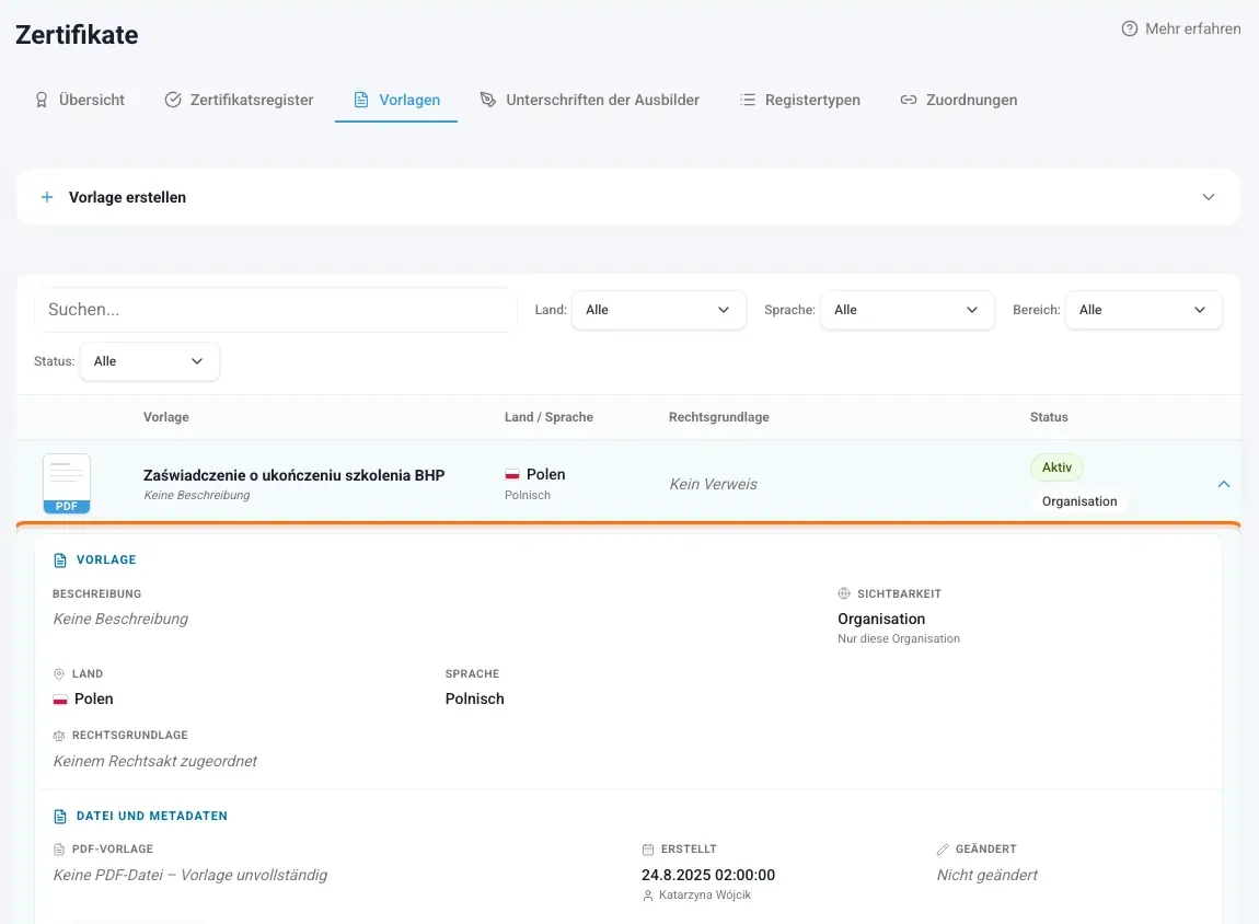 Aufgeklappte Vorlage mit Details und PDF-Datei