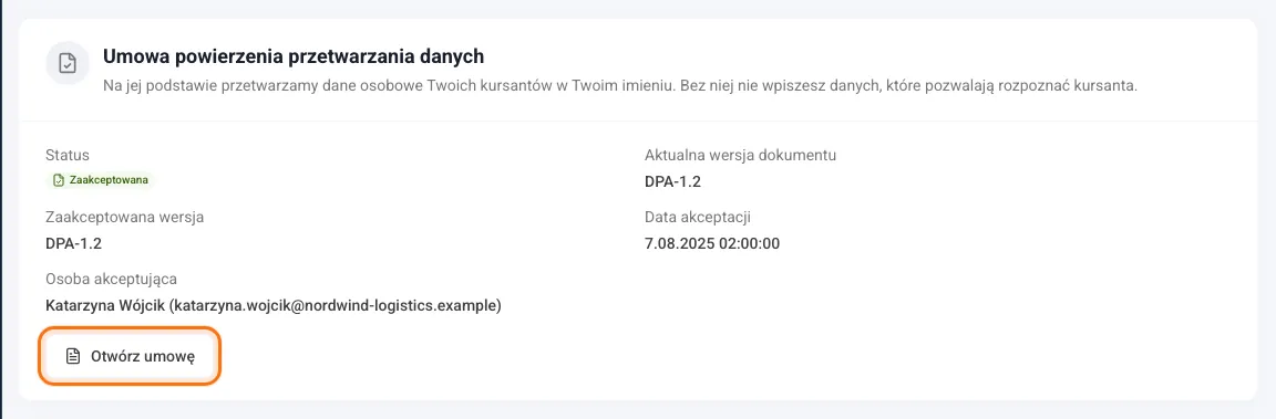 Karta Umowa powierzenia przetwarzania danych ze statusem, wersją i osobą, która ją zaakceptowała