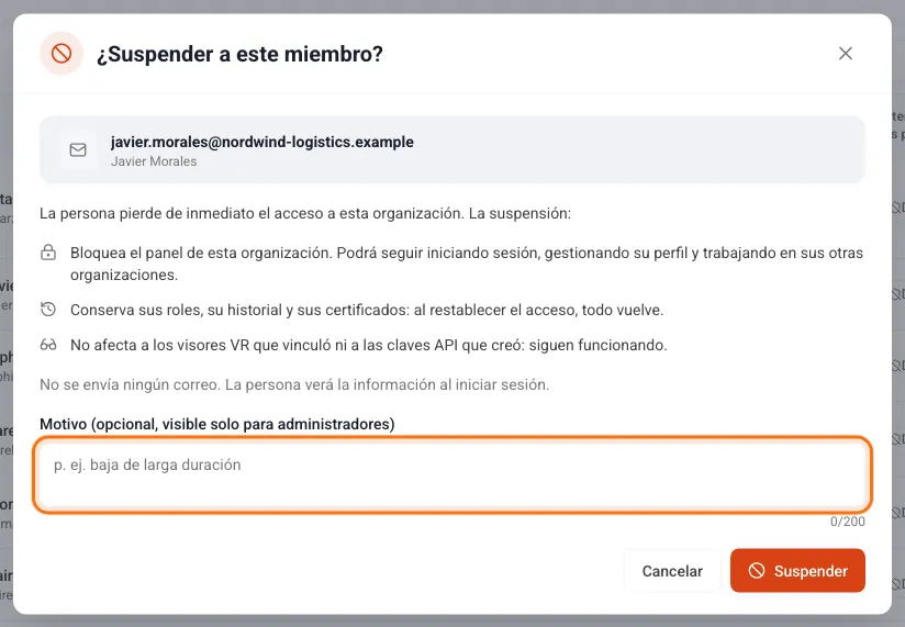 Ventana ¿Suspender a este miembro? con las consecuencias y un campo para el motivo