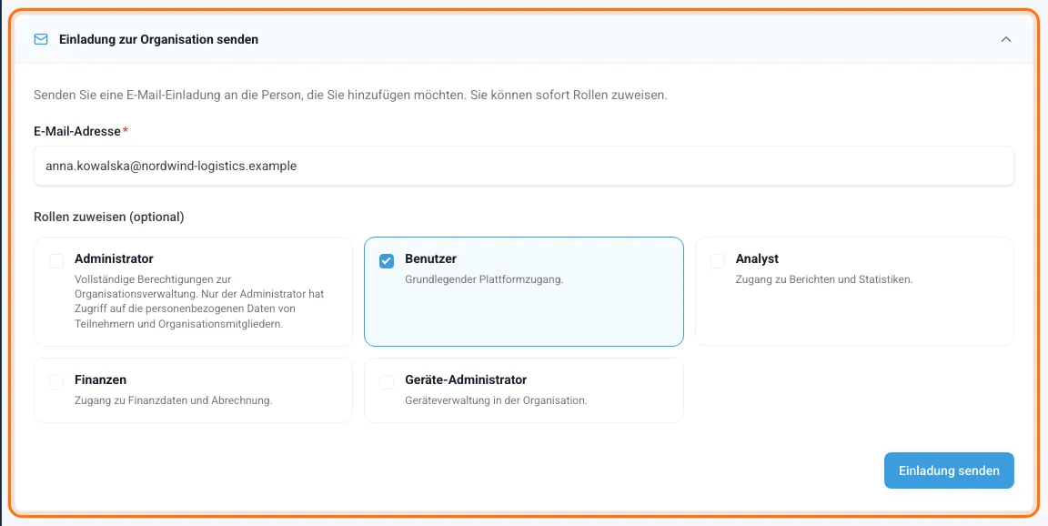 Bereich Einladung zur Organisation senden mit einer E-Mail-Adresse und Rollen